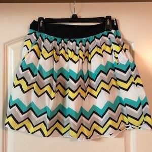 Chevron Skirt with pockets! size 2